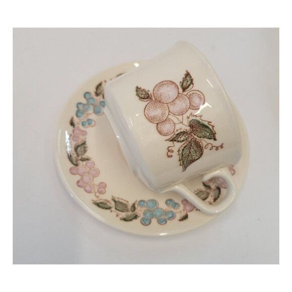 Midcentury Deadstock TS & T Concord Grape Cup and Saucer - Picture 4 of 6